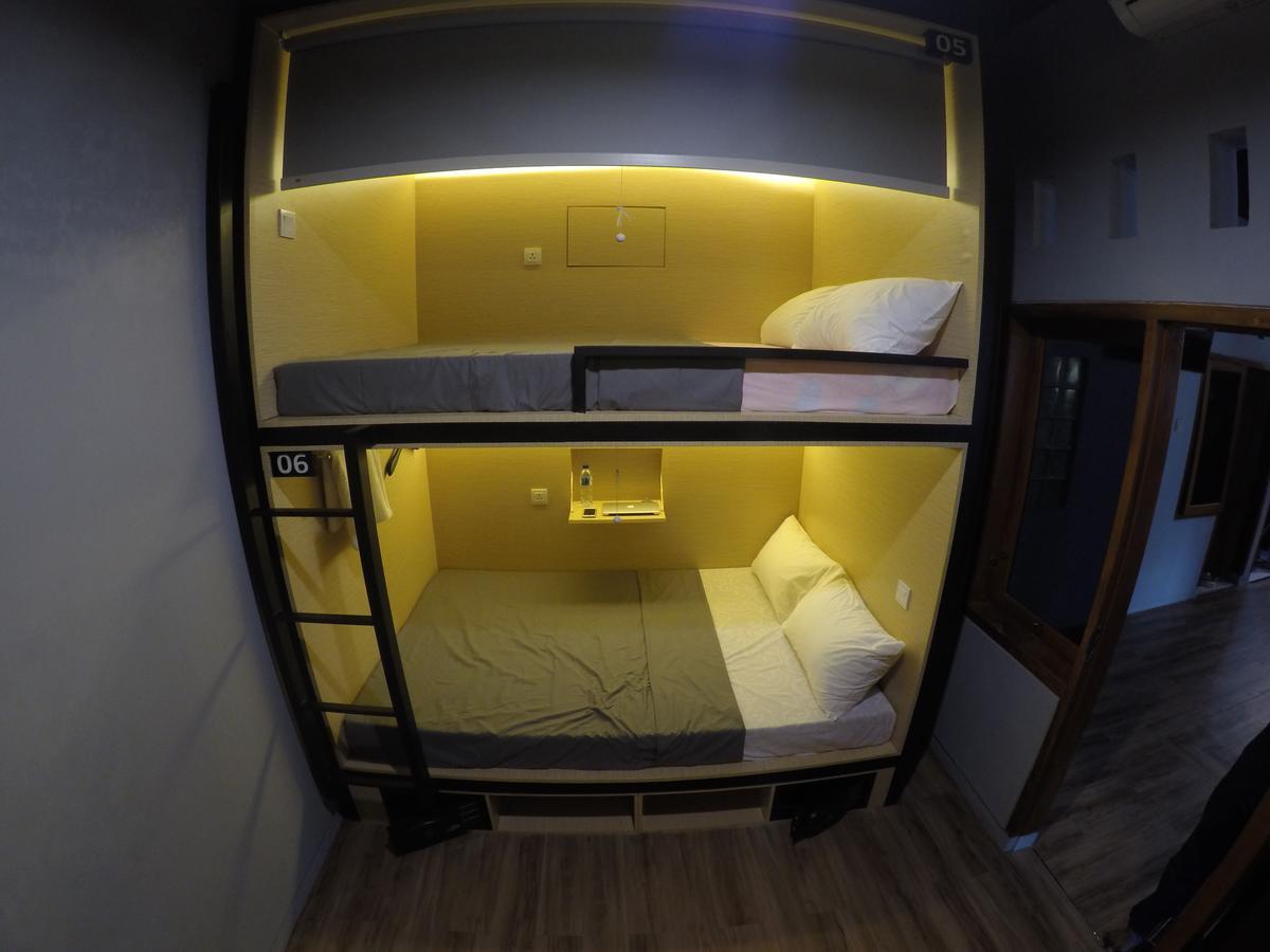 Innbox Capsule Hotel Jember Luaran gambar