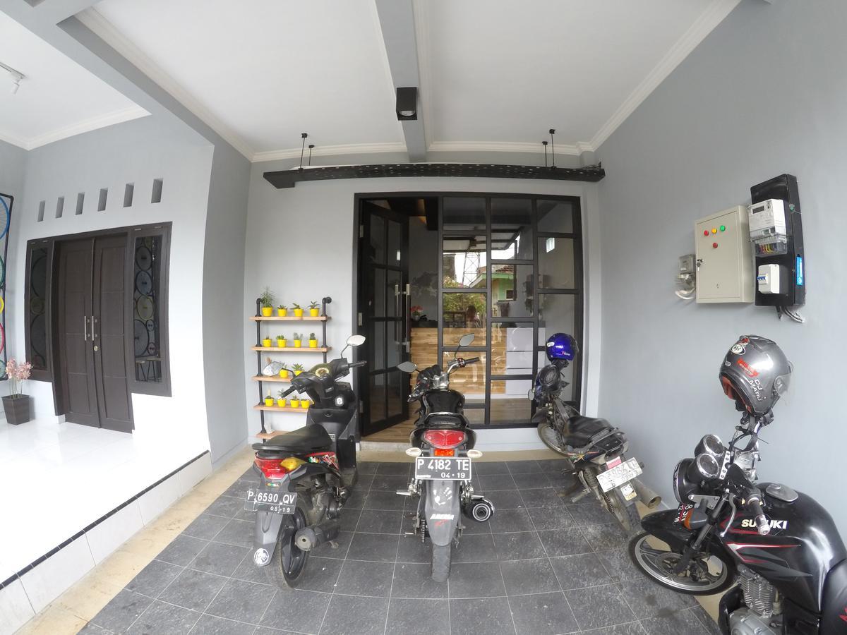 Innbox Capsule Hotel Jember Luaran gambar